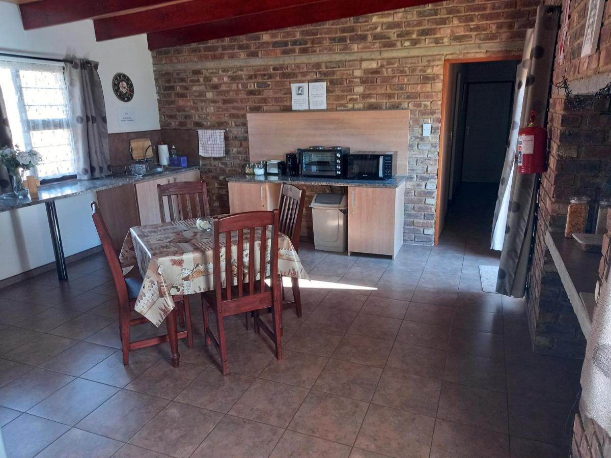White Rose Guest House Vanderbijlpark Kültér fotó