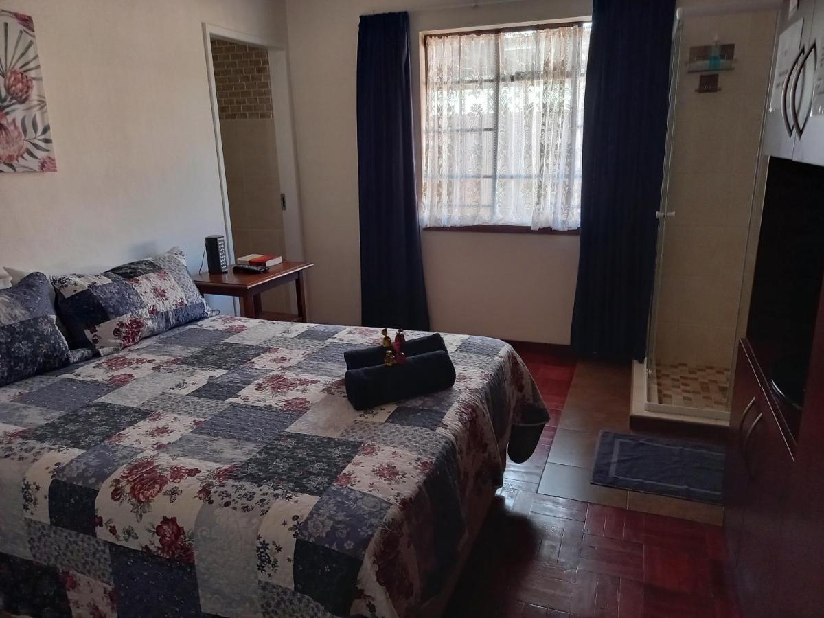 White Rose Guest House Vanderbijlpark Kültér fotó
